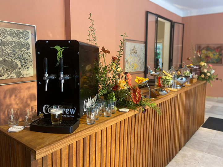 Foto da Chopeira Elétrica para casamento da Colibrew